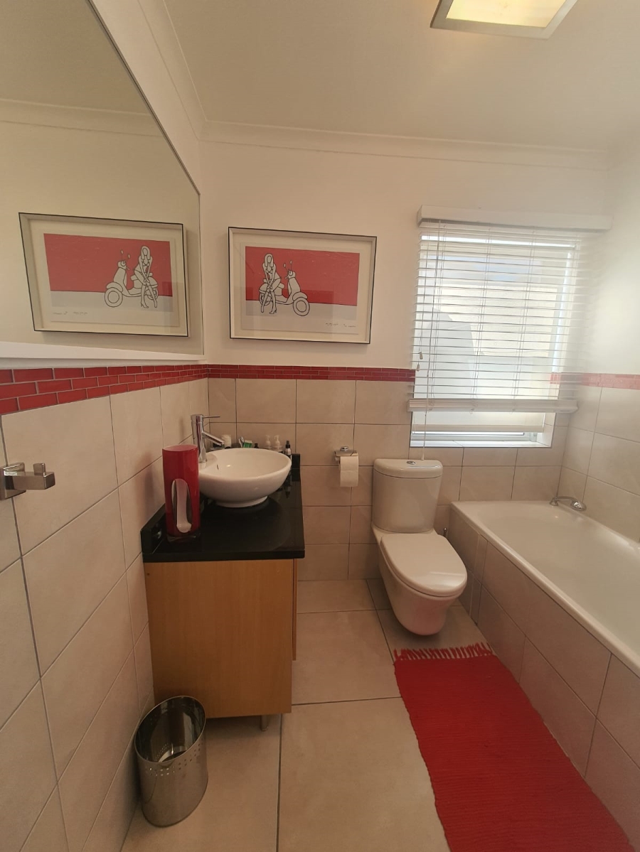 To Let 2 Bedroom Property for Rent in Bantry Bay Western Cape